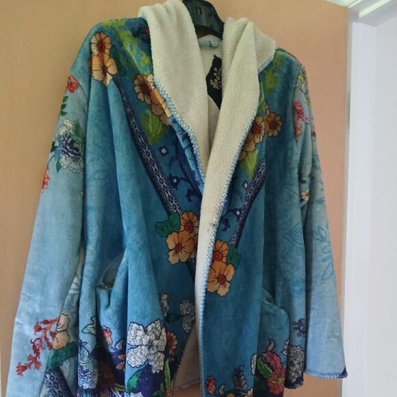 Johnny Was Jackets & Blazers - Johnny Was SHERPA open jacket Blue sz Large-priced to sell